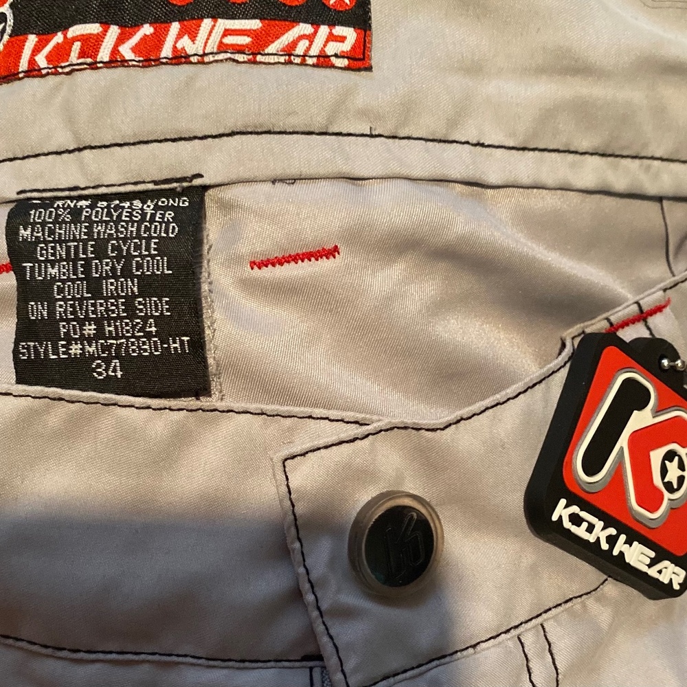 Kikwear men’s 34 vintage but new!!